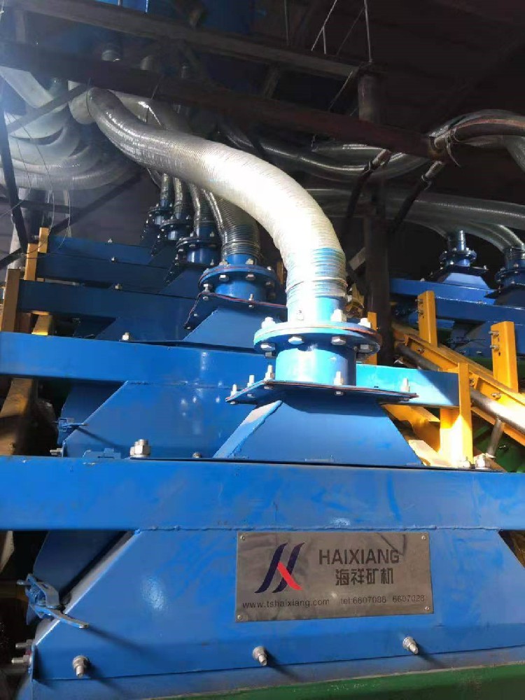 售后服務為承德客戶安裝疊層高頻振動細篩